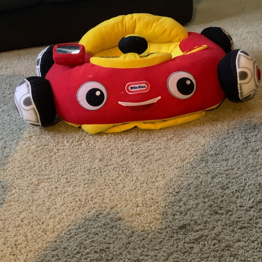 Infant car plush floor chair